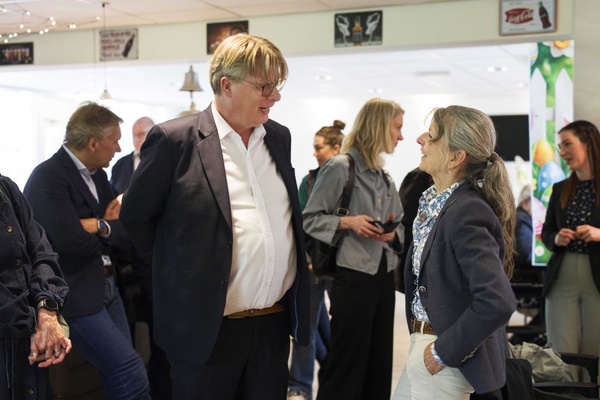 LAURENS WERKBEZOEK STAATSSECRETARISWETHOUDER BY BRANDONBAAN 18 min